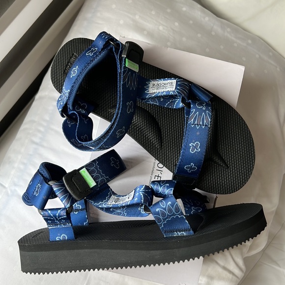 NEW SUICOKE Navy Bandana Paisley DEPA-CAB Sandals - Picture 5 of 8
